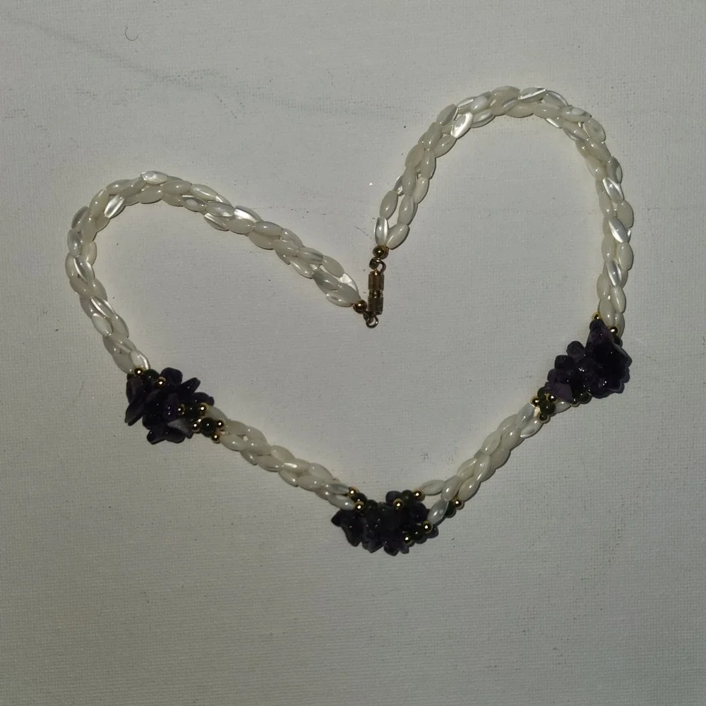 Vintage Mother of Pearl Amethyst Jade Chip Multi Strand Necklace Gold Tone Clasp - Picture 8 of 15